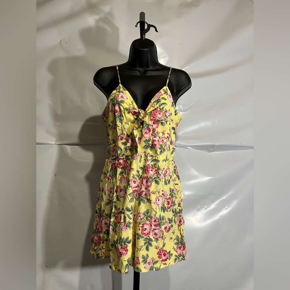Women’s Floral Cami Romper Size Large